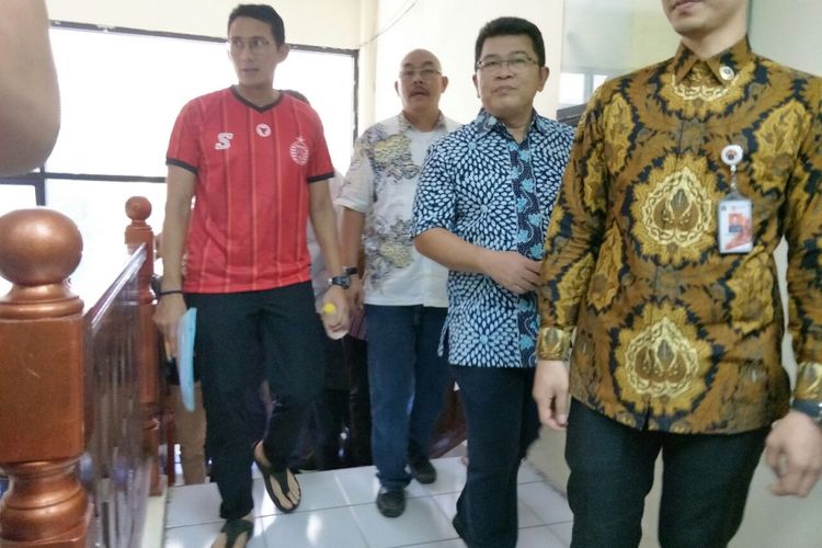 Wakil Gubernur DKI Jakarta Sandiaga Uno saat mengunjungi Kecamatan Kebayoran Baru, Sabtu (9/12/2017). 