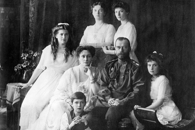 Tsar Nicholas II dan keluarganya