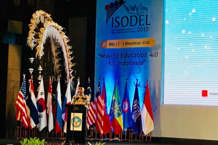 Mendikbud Muhadjir Effendy dalam International Symposium On Open, Distance and E-Learning 2018 (ISODEL)  mengangkat tema Making Education 4.0 for Indonesia, 3-5 Desember 2018, di Bali.