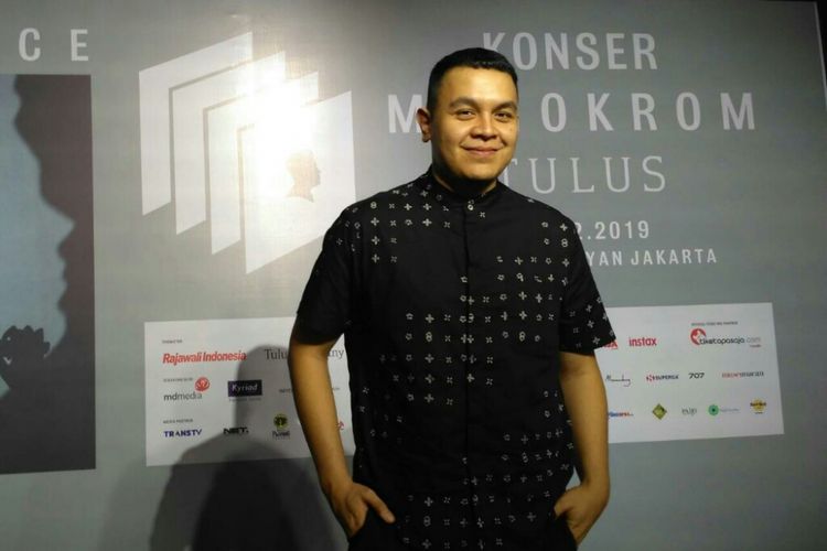 Penyanyi solo Tulus saat ditemui dalam jumpa pers Konser Monokrom TULUS di Hard Rock Cafe, kawasan SCBD, Jakarta Selatan, Selasa (5/2/2019).