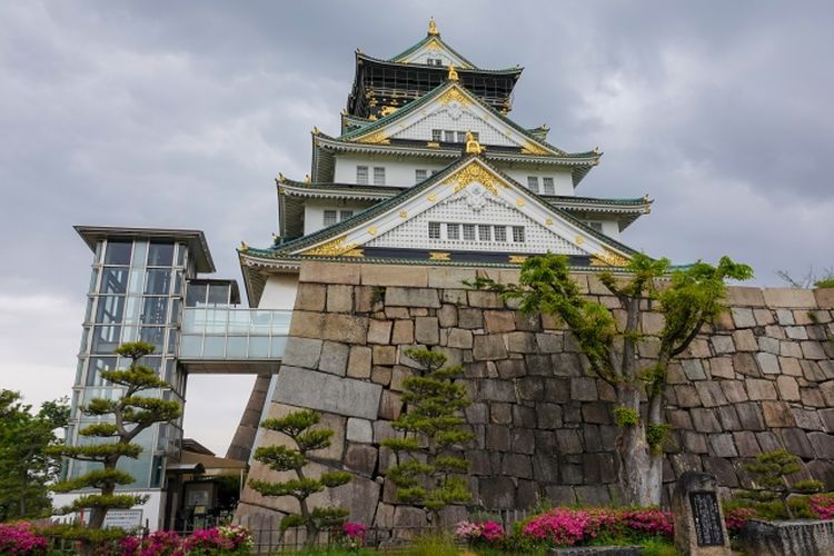 Kastil Osaka, salah satu tempat wisata di Osaka, Jepang, yang harus kamu kunjungi.