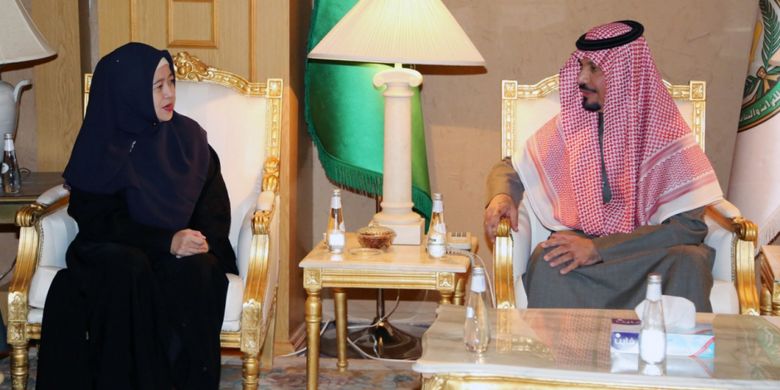 Menko PMK Puan Maharani ketika beraudiensi dengan Menteri Garda Nasional Kerajaan Arab Saudi, Pangeran Khalid Bin Abdulaziz Bin Ayyaf Al Muqrin, di Riyadh, Rabu (19/12/2018).

 