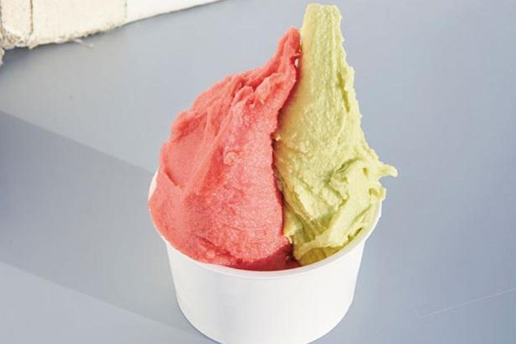 gelato rasa raspberry dan pistachio