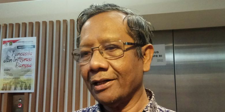 Mantan Ketua MK Mahfud MD Ketika Ditemui di Kompleks Parlemen DPR RI, Jakarta, Rabu (27/9/2017). 