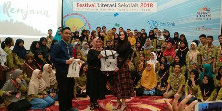 Direktorat Pembinaan Sekolah Menengah Atas (PSMA) Kementerian Pendidikan dan Kebudayaan menggelar Festival Literasi Sekolah (FLS) ke-4 yang berlangsung sejak Jumat 26-31/10/2018 di Sentul, Bogor, Jawa Barat.