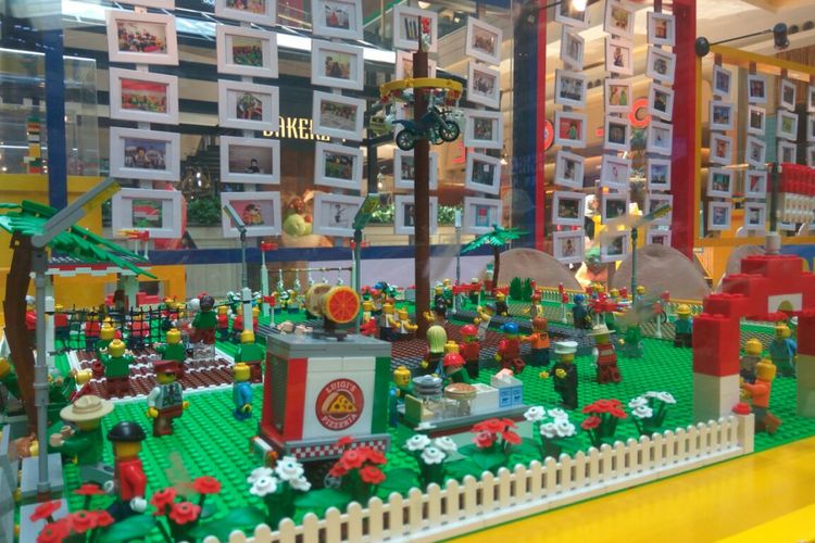 Lego yang menggambarkan suasana perayaan Kemerdekaan Republik Indonesia 17 Agustus