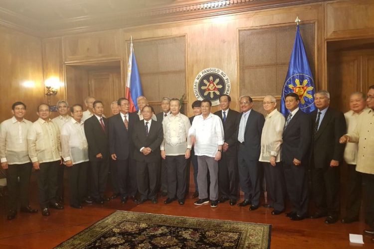 Pertemuan dengan Presiden Filipina Rodrigo Duterte di sela-sela acara ?Small Gathering of Retired Senior Military Generals of ASEAN? yang berlangsung sejak tanggal 15 hingga 18 Januari 2018.  Gathering ini adalah merupakan hasil dari kesepakatan yang telah dicapai antara Pinnacle Club of ASEAN bersama US-China Sanya Initiative, tahun lalu di Bangkok, yang kemudian disetujui oleh Angkatan Perang Philippina untuk berperan sebagai tuan rumah dengan dukungan penuh oleh Sekretariat The Pinnacle Club.