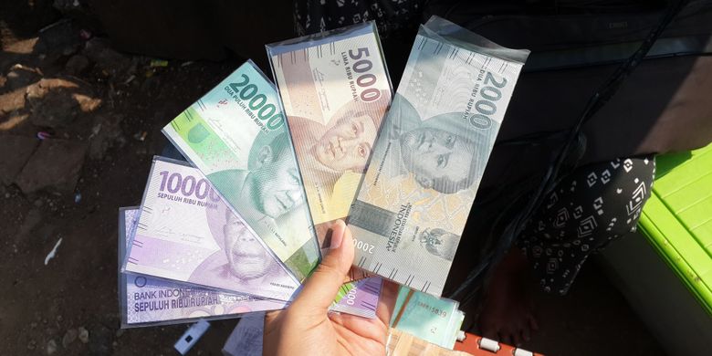 Banyak calo yang melakukan transaksi penukaran uang rupiah keluaran tahun emisi 2016