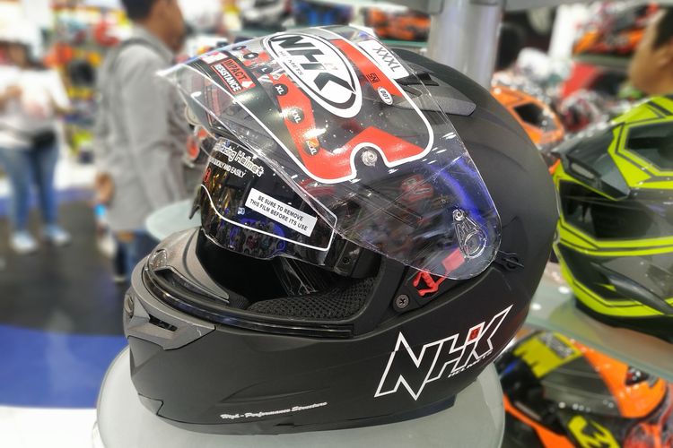 Masih ada helm full face yang memiliki harga terjangkau di bawah Rp 500 ribu.