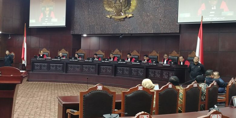 Mahkamah Konstitusi menggelar sidang putusan terhadap permohonan uji materi angket KPK di Jakarta, Kamis (8/2/2018).