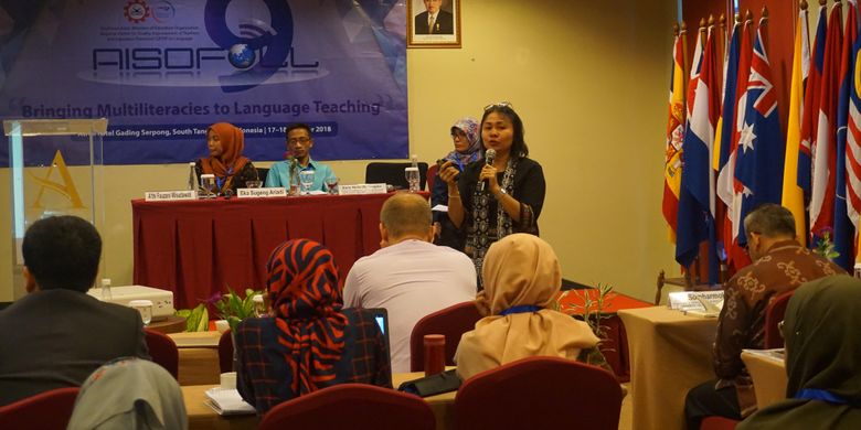 Annual International Symposium of Foreign Language Learning (AISOFOLL) ke-9. bagi para pendidik, peneliti, dan pemerhati pendidikan bahasa selama dua (17-18/10) di Serpong, Banten.