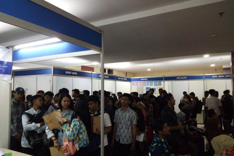 Bursa kerja Pemkot Depok di Depok Mall, Jalan Margonda,  Depok,  Rabu (12/12/2018).