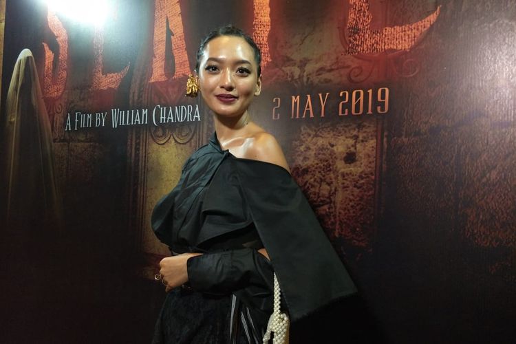 Asmara Abigail dalam jumpa pers dan screening film Sekte di XXI Epicentrum Walk, Kuningan, Jakarta Selatan, Senin (22/4/2019).