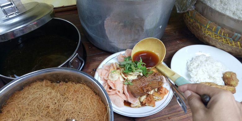 Menikmati Nasi Ulam Yang Mulai Langka Di Jakarta Halaman All Kompas Com