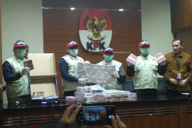 Jadi Tersangka KPK, Deputi IV Kemenpora Diberhentikan