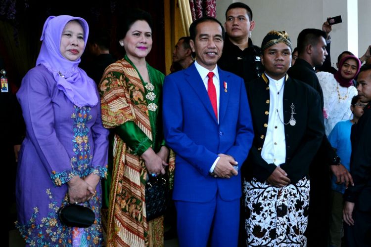 Presiden Joko Widodo dan Ibu Negara Iriana menghadiri resepsi pernikahan Pradista Machdala Putra, Minggu (25/3/2018).