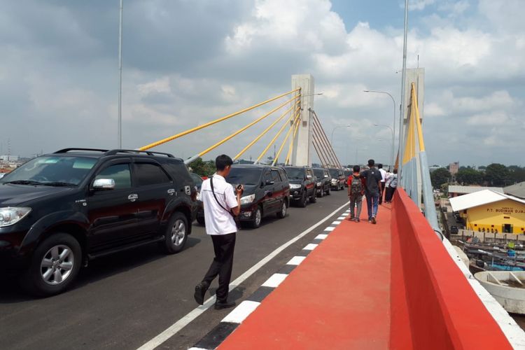 Jembatan Musi IV Palembang resmi dioperasikan untuk umum setelah dibuka oleh Walikota Palembang Harnojoyo, Selasa (8/1/2019).