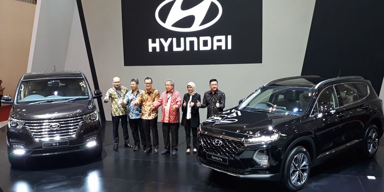 Hyundai Santa Fe dan H-1 meluncur di GIIAS 2018