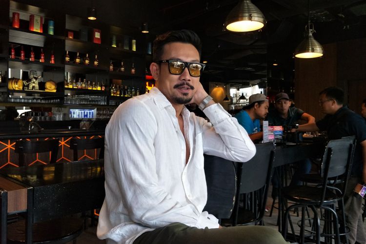 Artis peran Denny Sumargo saat menggelar jumpa pers di kawasan Mega Kuningan, Jakarta Selatan, Kamis (7/3/2019).