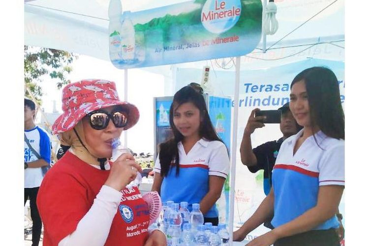 Tri Tito Karnavian, Ketua Umum Wanita Selam Indonesia turut mengapresiasi dukungan Le Minerale pada kegiatan Pecah Rekor Guiness World Record 