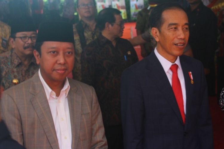 Ketua Umum PPP Muhammad Romahurmuziy saat mendampingi Presiden Joko Widodo di Universitas Islam Malang (Unisma) Kamis (29/3/2018)