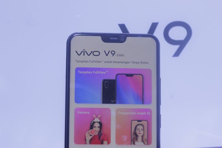 Poni atau Notch Vivo V9 sebagai rumah earpiece dan sensor kamera depan 24 megapiksel