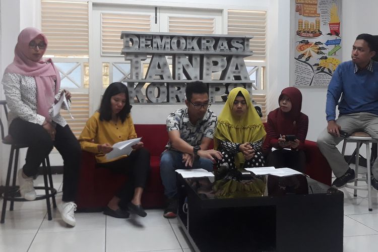 Konferensi pers Indonesia Corruption Watch (ICW) di Kantor ICW Kalibata, Jakarta Selatan, Minggu (24/3/2019).