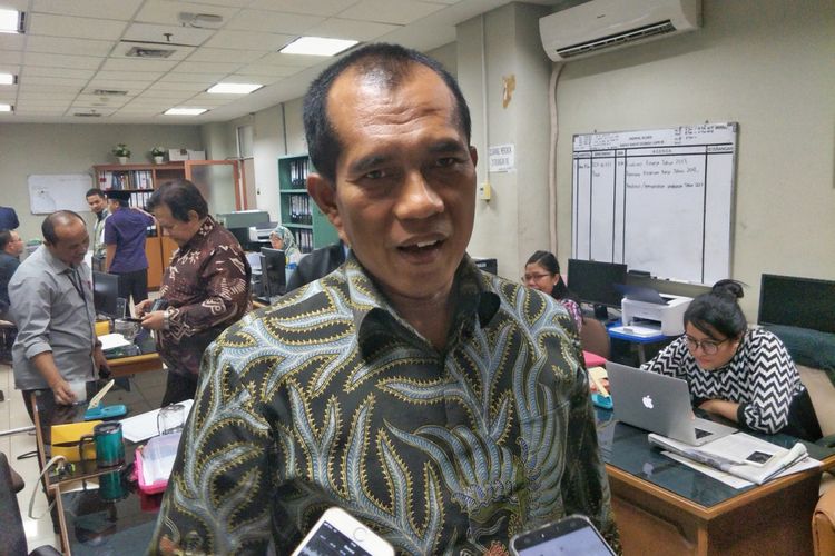 Ketua Komisi I DPR RI Abdul Kharis Almasyhari saat ditemui di gedung Nusantara II, Kompleks Parlemen, Senayan, Jakarta, Senin (29/1/2018).