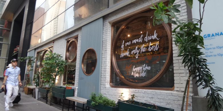 Salah satu kafe yang ada di kawasan Old Town Central, Hongkong.