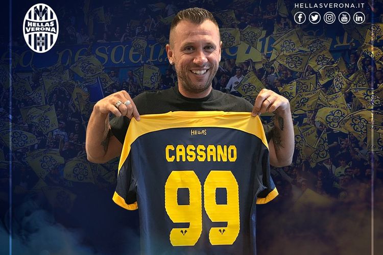 Antonio Cassano secara resmi bergabung dengan Hellas Verona, Senin (10/7/2017).