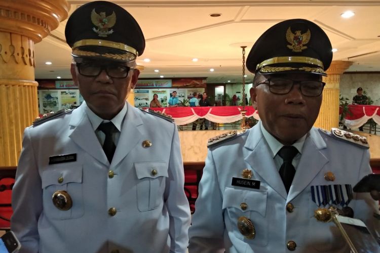 Wali Kota Jakarta Utara Syamsuddin Lologau dan Bupati Kepulauan Seribu Husein Murad memberikan keterangan kepada awak media di Kantor Wali Kota Jakarta Utara, Kamis (5/7/2018).