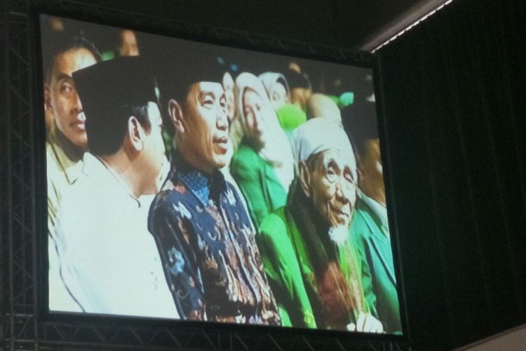Presiden RI Joko Widodo bersama Ketum Partai Persatuan Pembangunan Romahurmuziy dan ulama karismatik Maimoen Zubair dalam Harlah ke-46 PPP di Ecovention Ancol, Kamis (28/2/2019). 