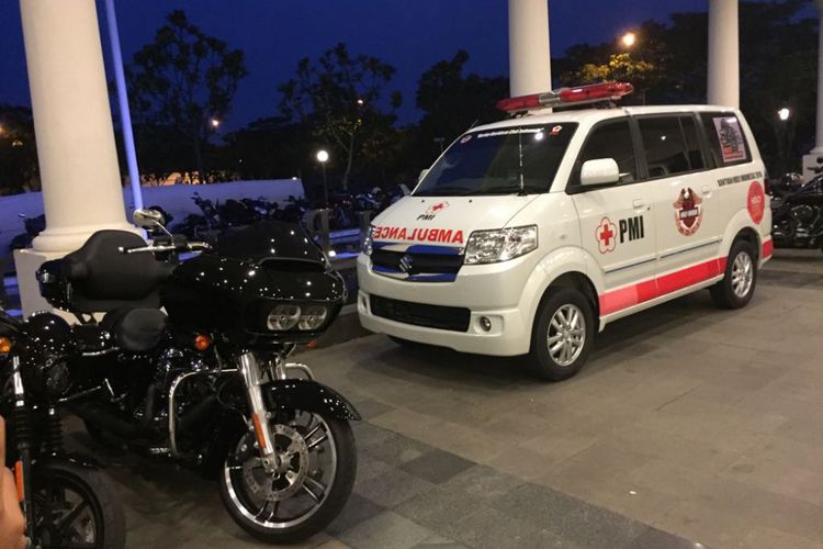 Harley-Davidson Club Indonesia (HDCI) memberikan sumbangan berupa satu unit mobil ambulan untuk Palang Merah Indonesia (PMI).