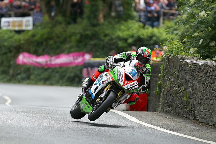 Ajang balap motor tahunan Isle of Man TT (Tourist Trophy)