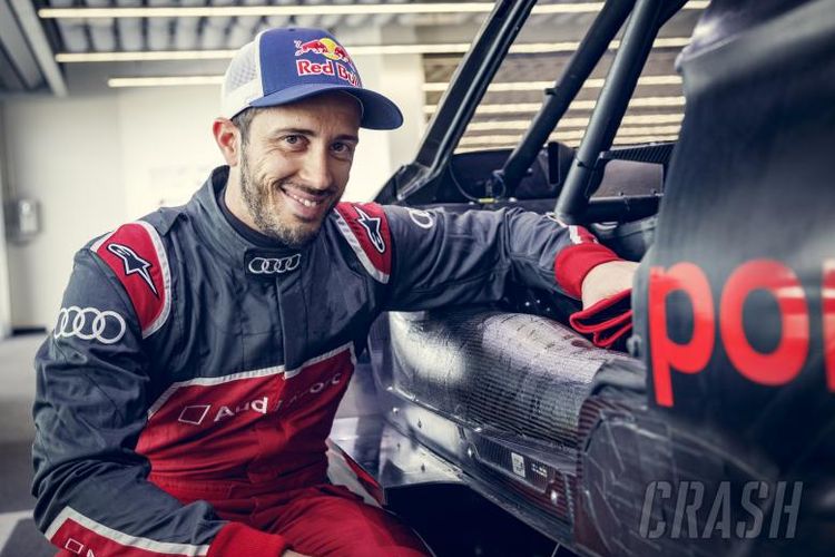 Andrea Dovizioso mendapat kesempatan menjajal ajang balap mobil DTM.