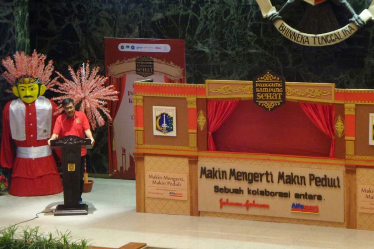 Gubernur DKI Jakarta Djarot Saiful Hidayat memberi sambutan dalam perjanjian kerja sama terkait Panggung Kampung Sehat, di Balai Kota DKI Jakarta, Sabtu (26/8/2017). 