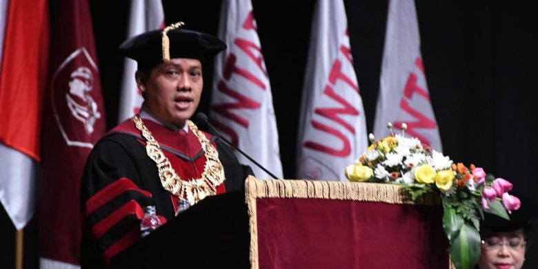 Rektor Untar Prof. Agustinus Purna Irawan dalam sambutan pada wisuda ke-72 Untar di Balai Sidang Jakarta Convention Center, Minggu (21/10/2018). 