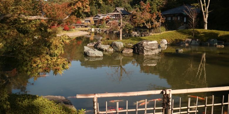 Taman di Shinshoji Zen di wilayah Fukuyama, Hiroshima, Jepang.