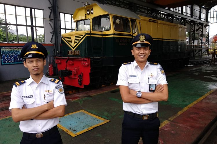 Geri Oktaviantoro Raharjo (27), asisten masinis dan Ilfan Affandi (26)  masiniz kereta api menceritakan tugas dan tanggung jawabnya selama perjalanan kereta api terutama di musim libur Lebaran dan Ramadhan saat ini
