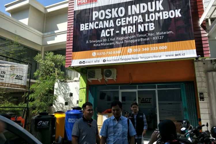 Posko induk Aksi Cepat Tanggap (ACT) Lombok yang menyalurkan bantuan untuk korban gempa di Lombok, Senin (20/8/2018). 