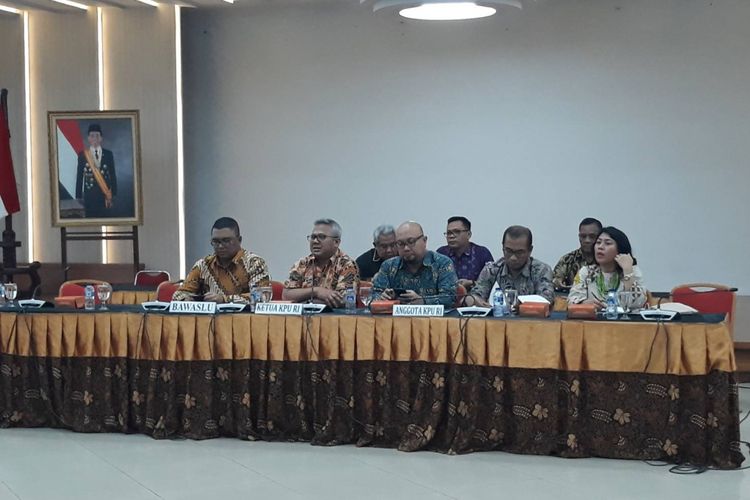 Rapat persiapan debat kedua pilpres di kantor KPU, Menteng, Jakarta Pusat.