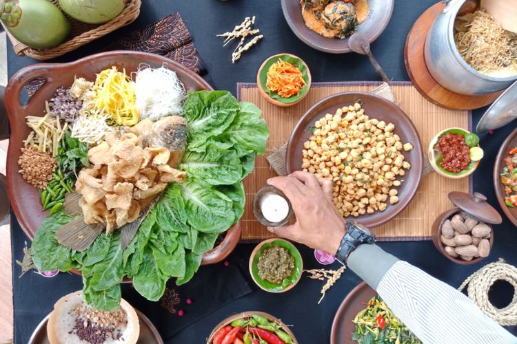 Ragam kreasi kuliner Nusantara yang ada di Resto Bumi Sampireun, Ciawi, Bogor,  Kamis (16/8/2018).