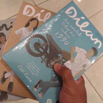 Tiga novel trilogi karya Pidi Baiq, yaitu Dilan 1990, Dilan 1991 dan Milea.