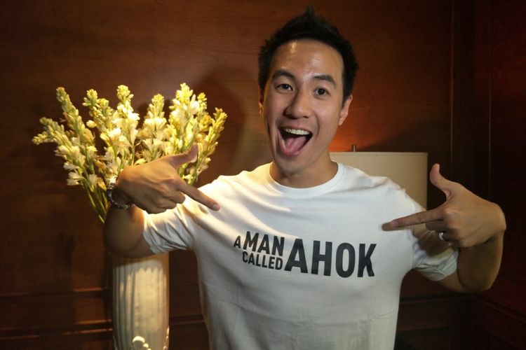 Daniel Mananta berfoto untuk media usai jumpa pers peluncuran teaser Film A Man Called Ahok di Metropolle XXI, Jakarta Pusat, Rabu (6/9/2018).