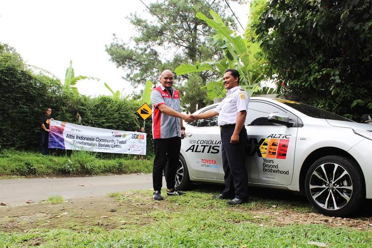 Komunitas Altis