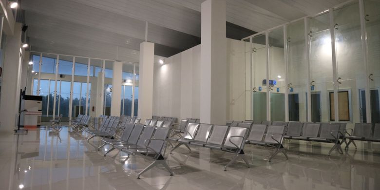Ruang tunggu penumpang berkapasitas 100 orang, di terminal baru, di Bandara Maleo, Morowali, Sulawesi Tengah, saat kunjungan kerja bersama Dirjen Perhubungan Udara Kementerian Perhubungan, Selasa (27/2/2018).