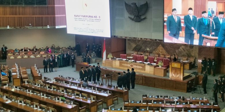 Suasana Rapat Paripurna ke-9 masa persidangan II di Kompleks Parlemen, Senayan, Jakarta, Senin (3/12/2018).