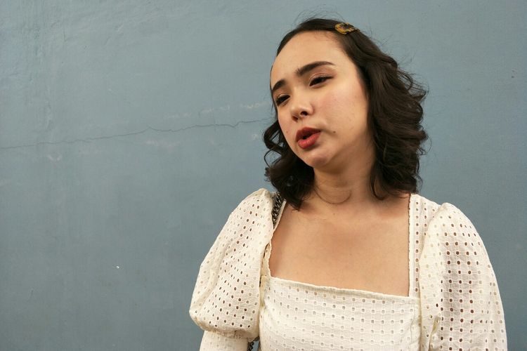 Artis peran Pamela Bowie saat ditemui usai tampil di salah satu acara stasiun televisi swasta kawasan Mampang, Jakarta Selatan, Jumat (17/5/2019).