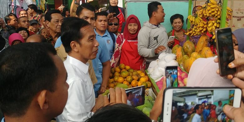 Presiden Joko Widodo blusukan di Pasar Kranggan, Yogyakarta, Rabu (25/7/2018)