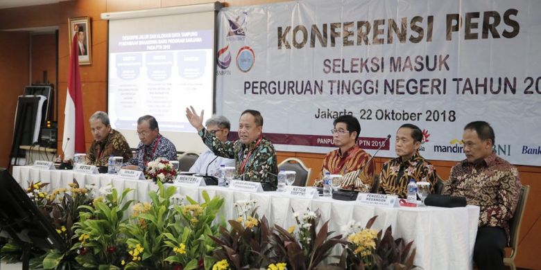 Kemenristekdikti telah menetapkan kebijakan baru terkait SBMPTN 2019 pada konferensi pers di Gedung Kemenristekdikti, Jakarta, 22 Oktober 2018.